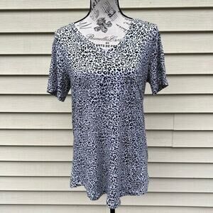 Vera Bradley white & black cheetah print short sleeve V-neck shirt w/ pocket